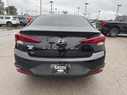 2019 Hyundai ELANTRA SE