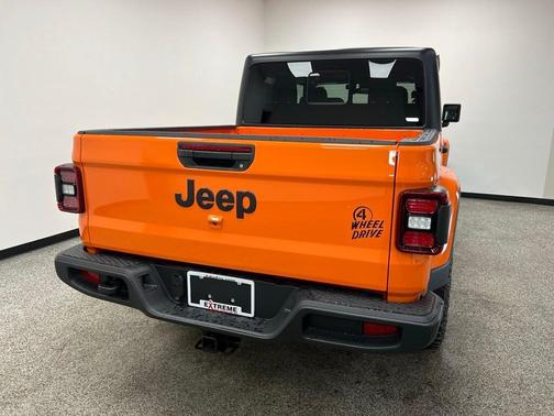 2025 Jeep Gladiator Sport