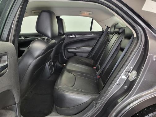 2015 Chrysler 300 Limited