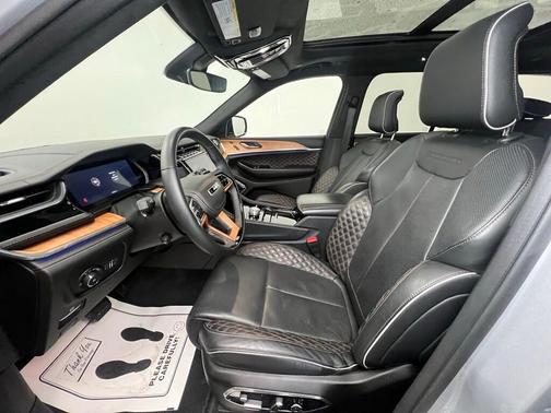 2024 Jeep Grand Cherokee Summit