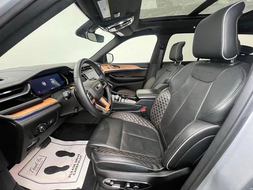 2024 Jeep Grand Cherokee Summit