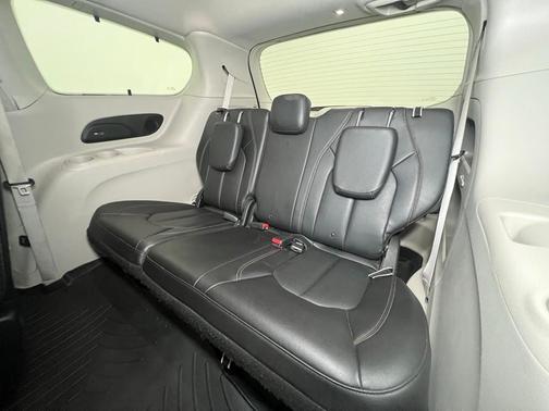 2018 Chrysler Pacifica Touring-L Plus