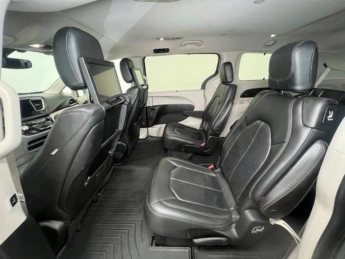 2018 Chrysler Pacifica Touring-L Plus