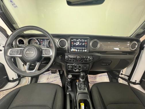 2023 Jeep Gladiator Overland