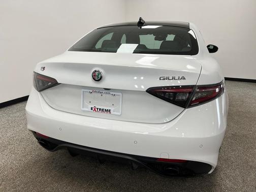 2024 Alfa Romeo Giulia Veloce