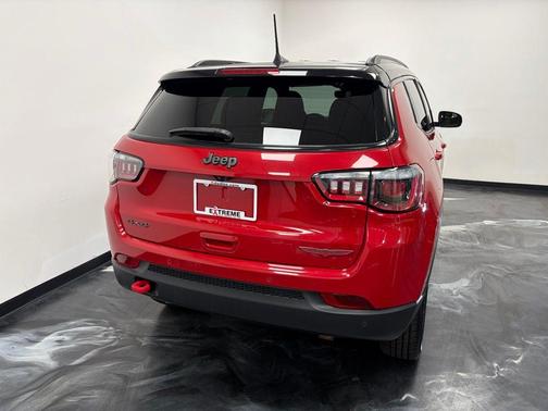 2023 Jeep Compass Trailhawk