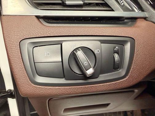 Mineral White Metallic 2018 BMW X1 xDrive28i