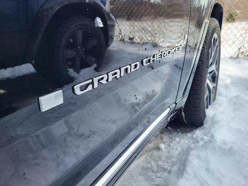 2024 Jeep Grand Cherokee Summit