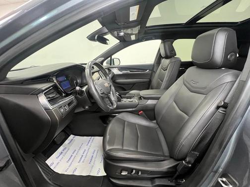2022 Cadillac XT5 Premium Luxury
