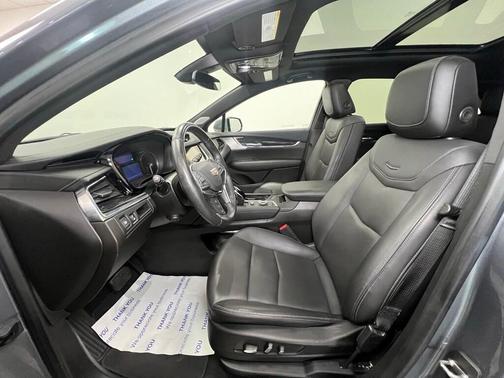 2022 Cadillac XT5 Premium Luxury