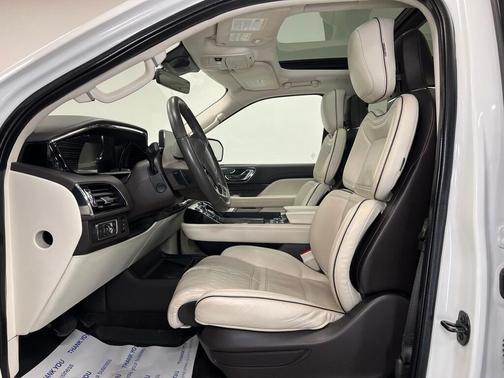 2022 Lincoln Navigator Black Label