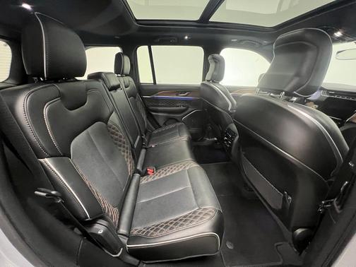 2024 Jeep Grand Cherokee Summit