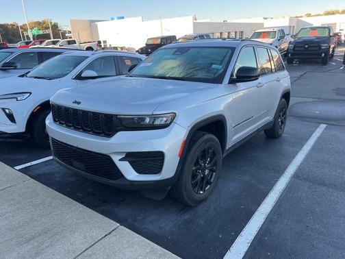 2024 Jeep Grand Cherokee Laredo