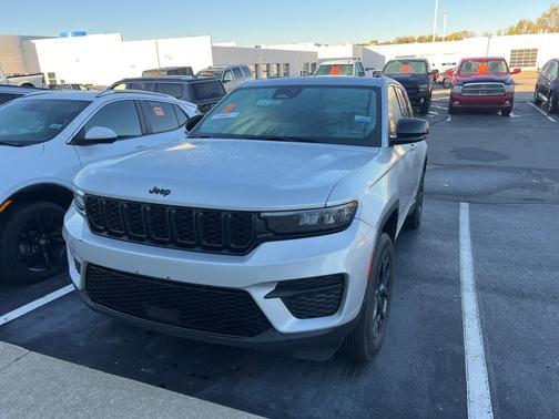 2024 Jeep Grand Cherokee Laredo