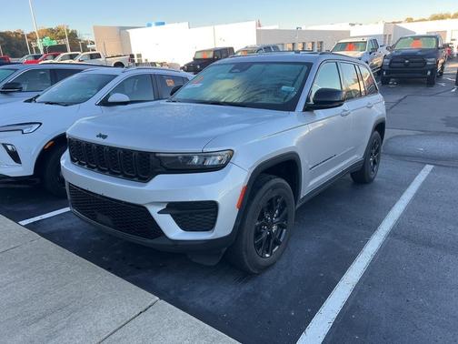2024 Jeep Grand Cherokee Laredo