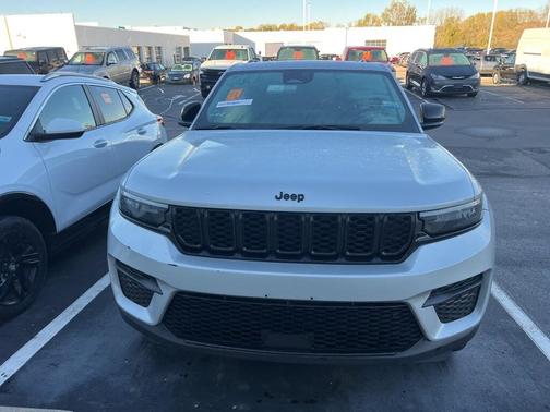 2024 Jeep Grand Cherokee Laredo