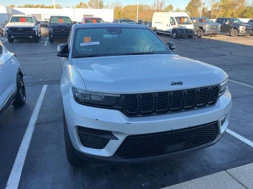 2024 Jeep Grand Cherokee Laredo