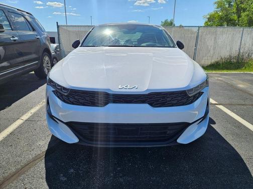 White 2022 Kia K5 GT