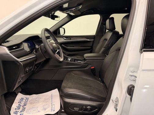 Bright White 2026 Jeep Grand Cherokee L Laredo