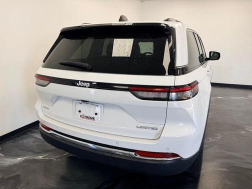 Bright White Clearcoat 2024 Jeep Grand Cherokee Limited