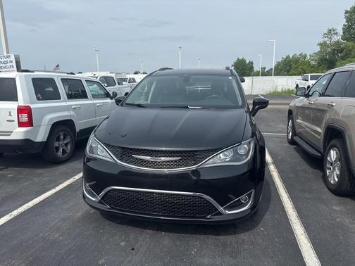 2018 Chrysler Pacifica Touring-L
