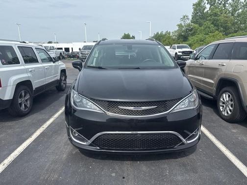 2018 Chrysler Pacifica Touring-L