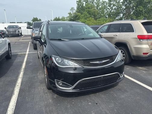 2018 Chrysler Pacifica Touring-L