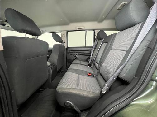 2008 Jeep Commander Sport