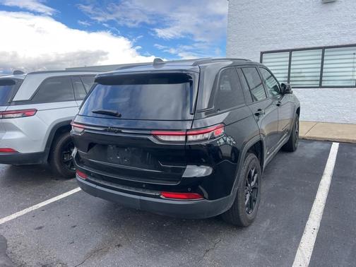 2024 Jeep Grand Cherokee Laredo