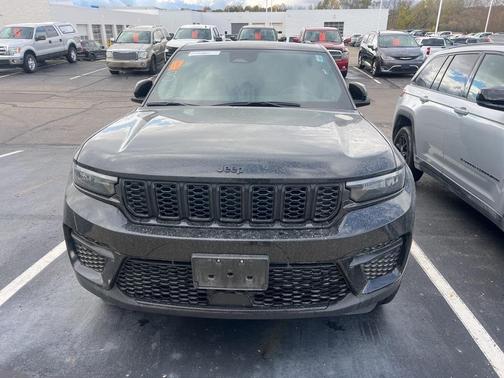 2024 Jeep Grand Cherokee Laredo