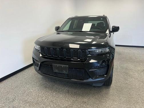 2024 Jeep Grand Cherokee Laredo