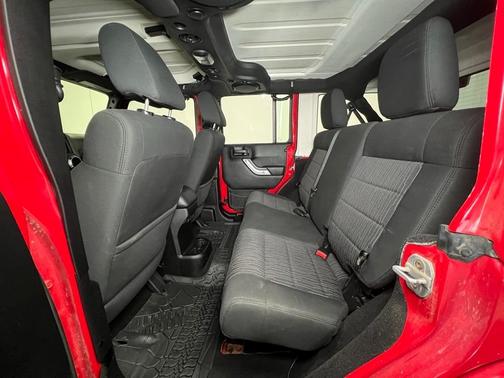 2012 Jeep Wrangler Unlimited Sahara