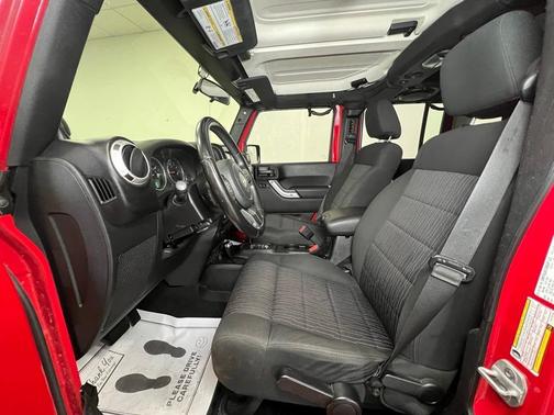 2012 Jeep Wrangler Unlimited Sahara
