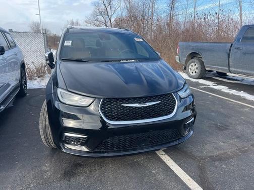 2025 Chrysler Pacifica Pinnacle