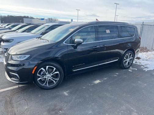2025 Chrysler Pacifica Pinnacle