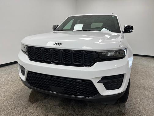 2024 Jeep Grand Cherokee Laredo