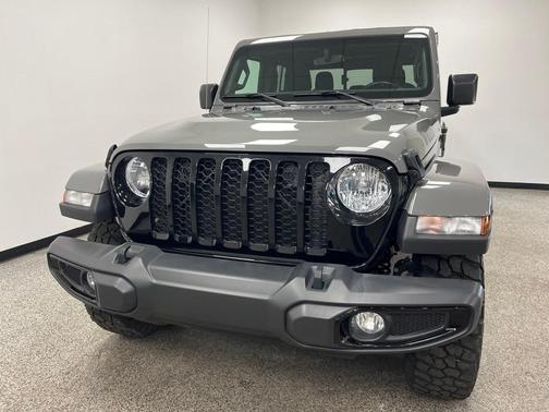 2021 Jeep Gladiator Sport