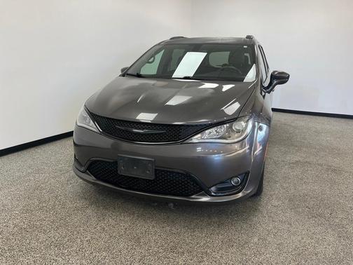 2018 Chrysler Pacifica Touring-L Plus