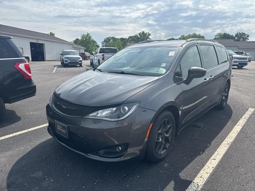 2018 Chrysler Pacifica Touring-L Plus