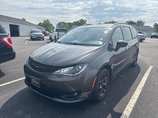 2018 Chrysler Pacifica Touring-L Plus