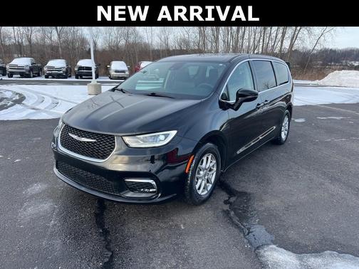 2024 Chrysler Pacifica Touring-L