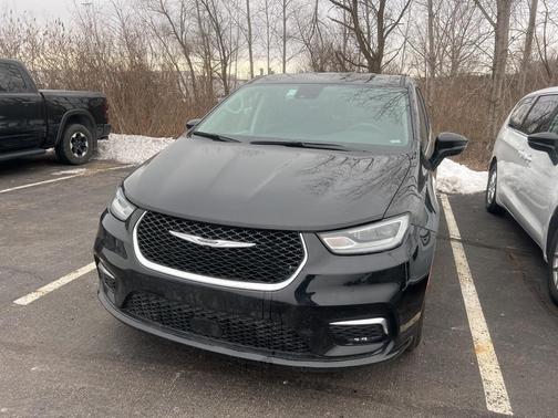 2024 Chrysler Pacifica Touring-L