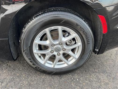 2024 Chrysler Pacifica Touring-L