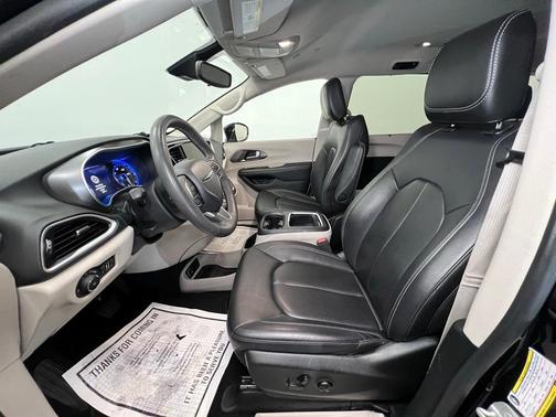 2024 Chrysler Pacifica Touring-L