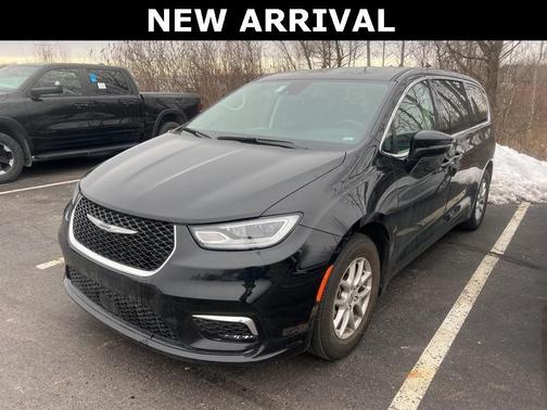 2024 Chrysler Pacifica Touring-L