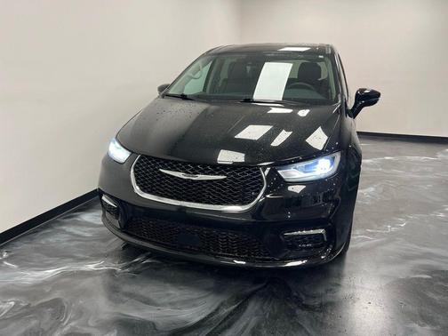 2024 Chrysler Pacifica Touring-L