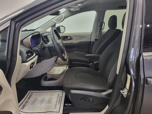 2019 Chrysler Pacifica LX