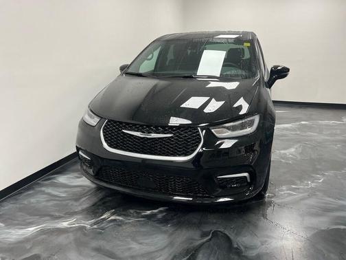 2026 Chrysler Pacifica Select AWD