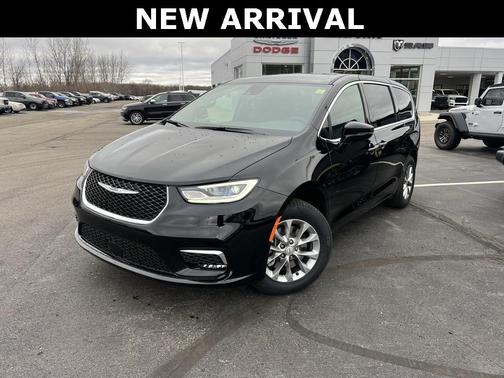 2026 Chrysler Pacifica Select AWD