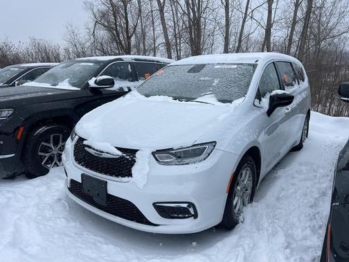 2024 Chrysler Pacifica Touring-L